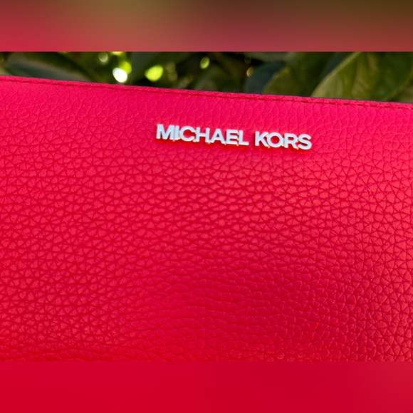 Michael Kors Jet Set Travel LG Continental Wallet Bright Red - Picture 3 of 13